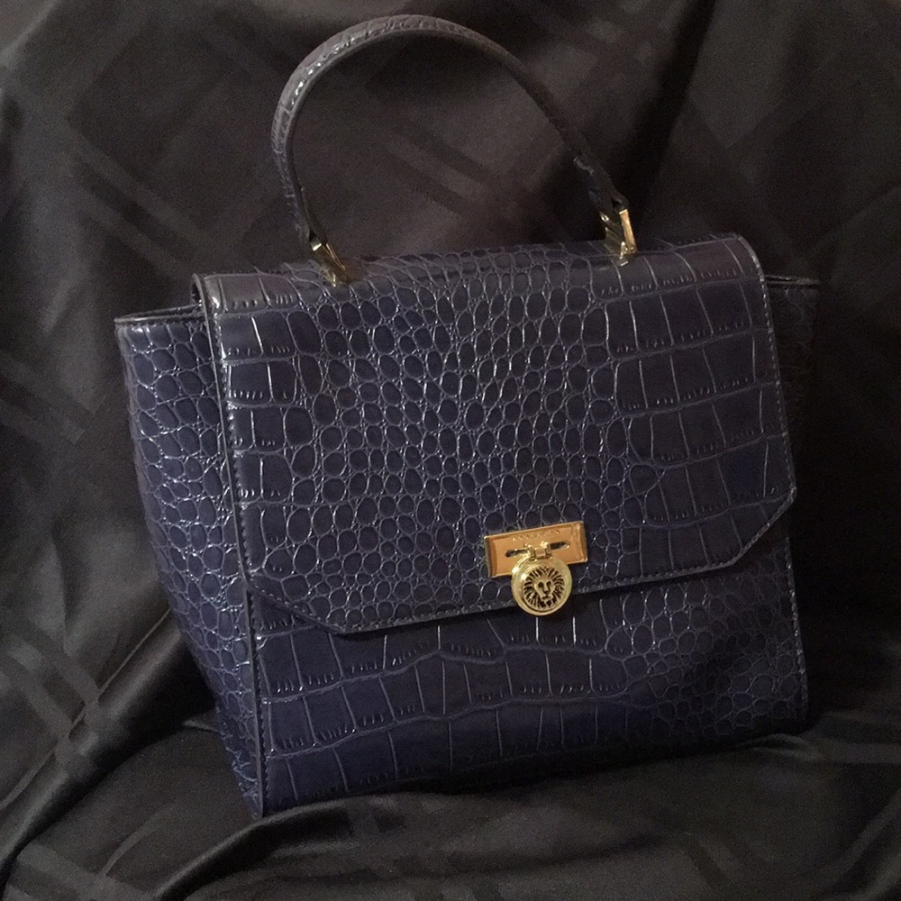 NAVY BLUE ANNE KLEIN PURSE❤️